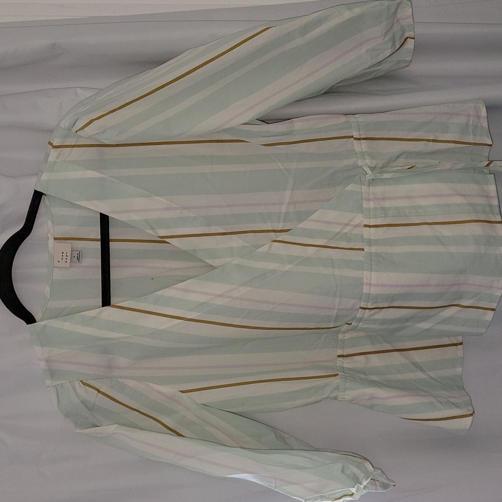 Womens blouse Nwot